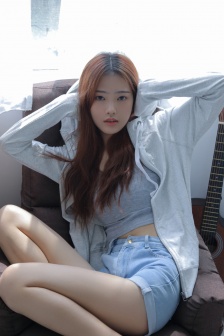 巨乳家政妇
